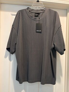 Ribbed Short-Sleeve Crew T-Shirt in Charcoal